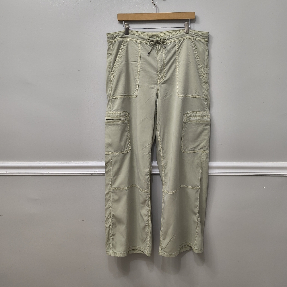 America Eagle Outfitters Pants Women's Size 16 Green Cargo Utility Outdoor Casua